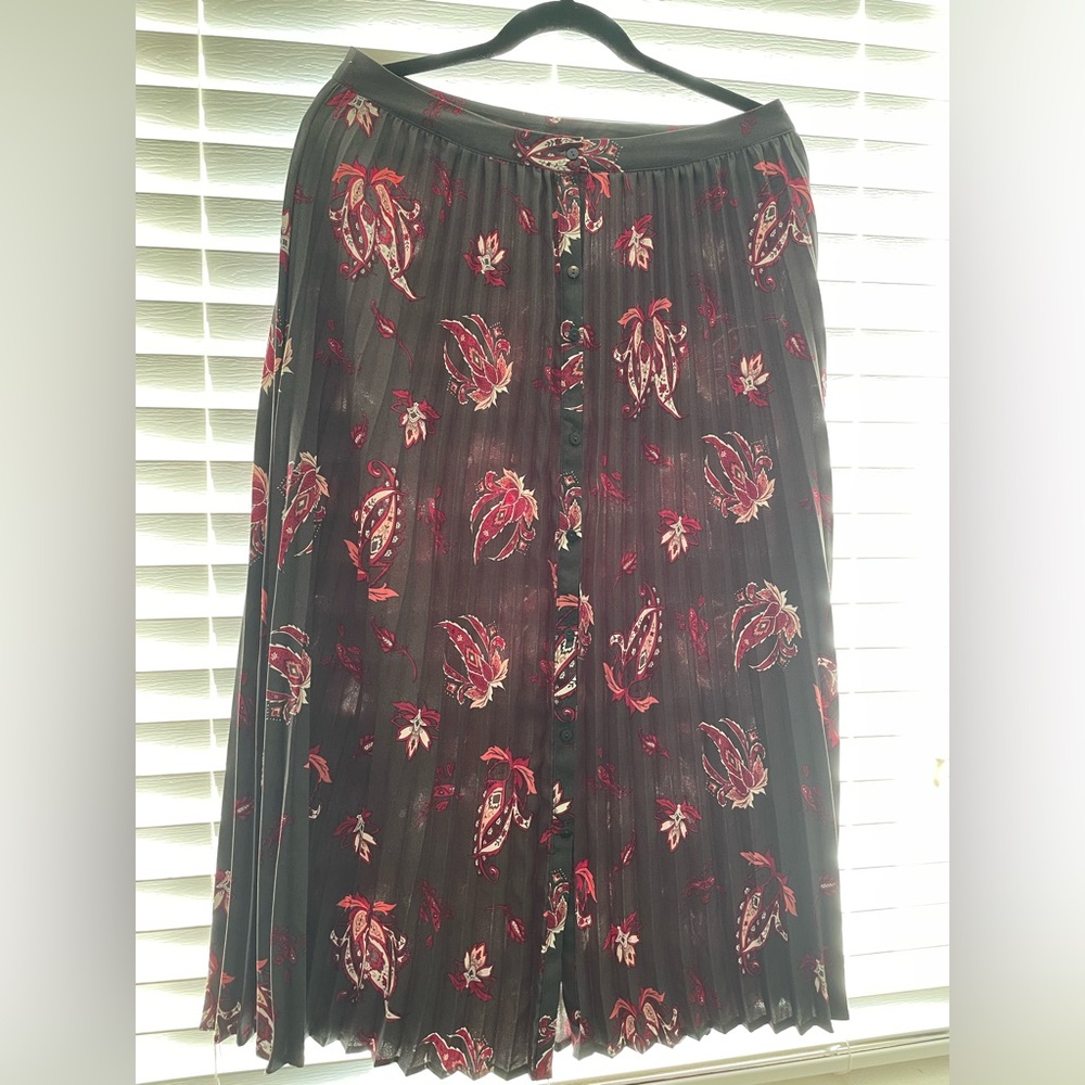 Elegant Black and Pink Pleated Midi Skirt for Night Out